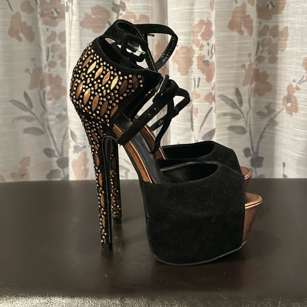 6.5 3 inch platform heels with black and bronze embellishments